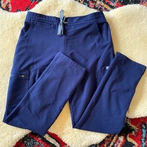 COPY - Figs Women’s Yola Petite Skinny Scrub Pants in Navy